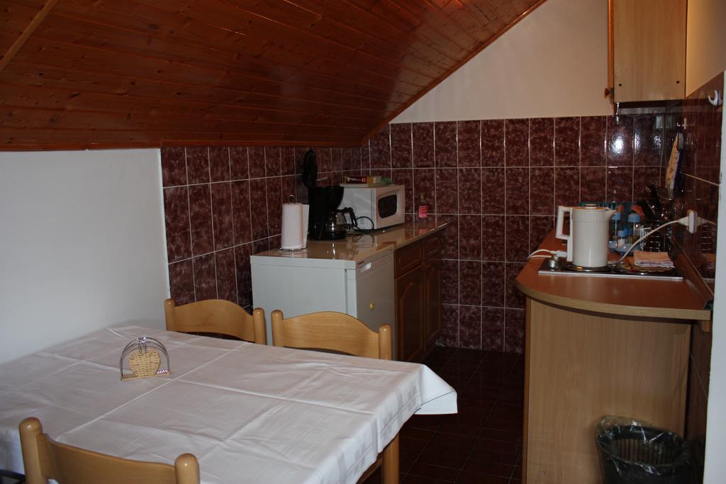 Apartment Jelena Selište Drežničko Zimmer foto