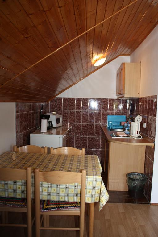 Apartment Jelena Selište Drežničko Zimmer foto